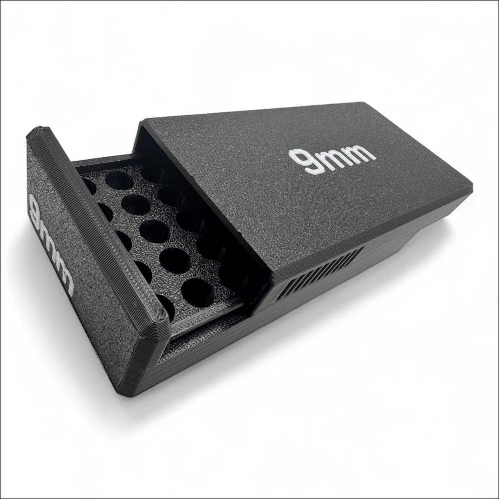 Schwarze FILAMELT 9-mm-Box mit Kaliberkennzeichnung als Produktbeispiel